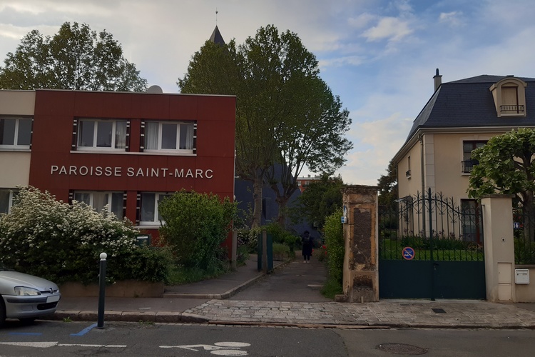 Entrée parking paroisse Saint-Marc